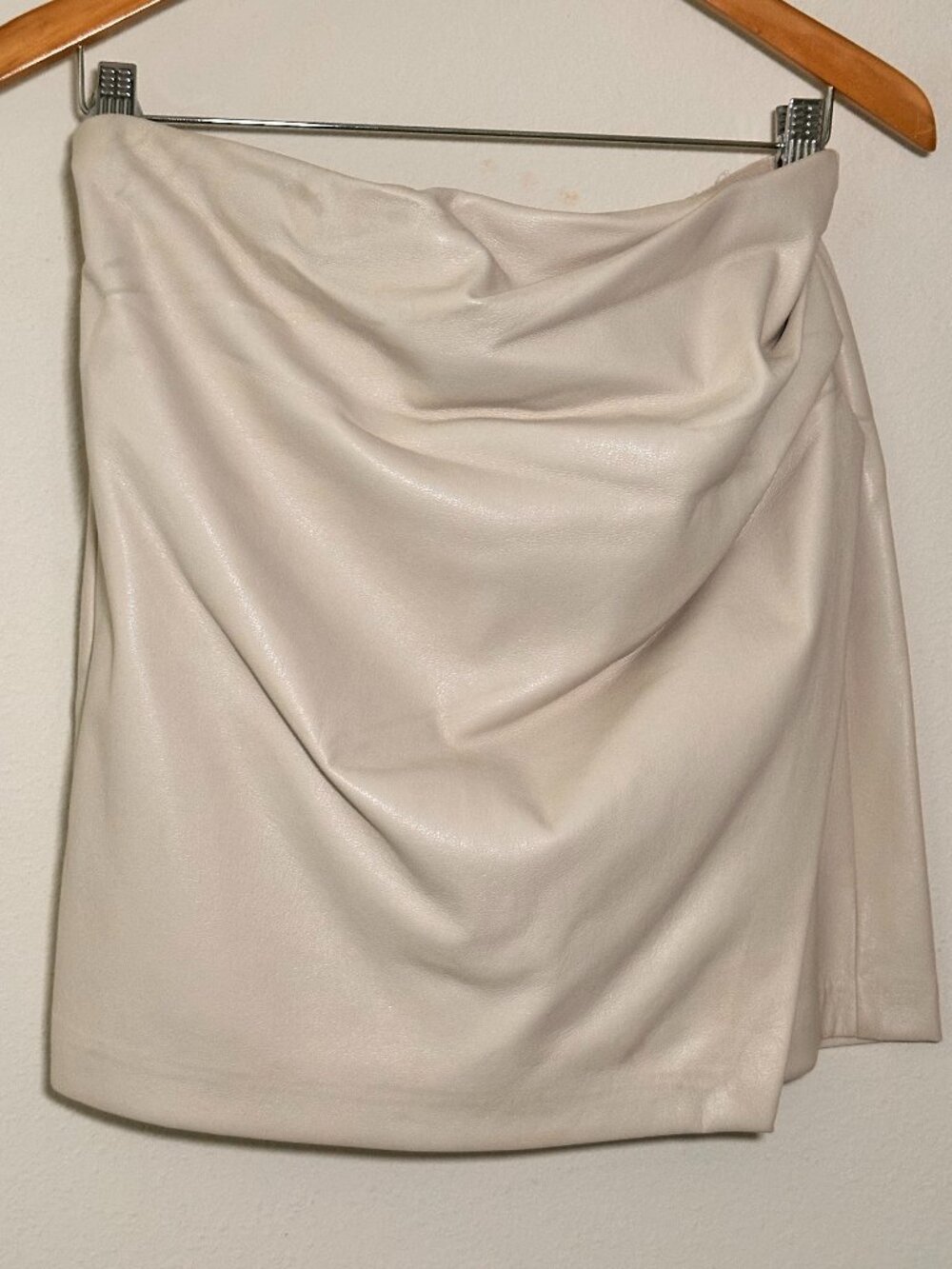 Aritzia  Wilfred Leather Mini Skirt